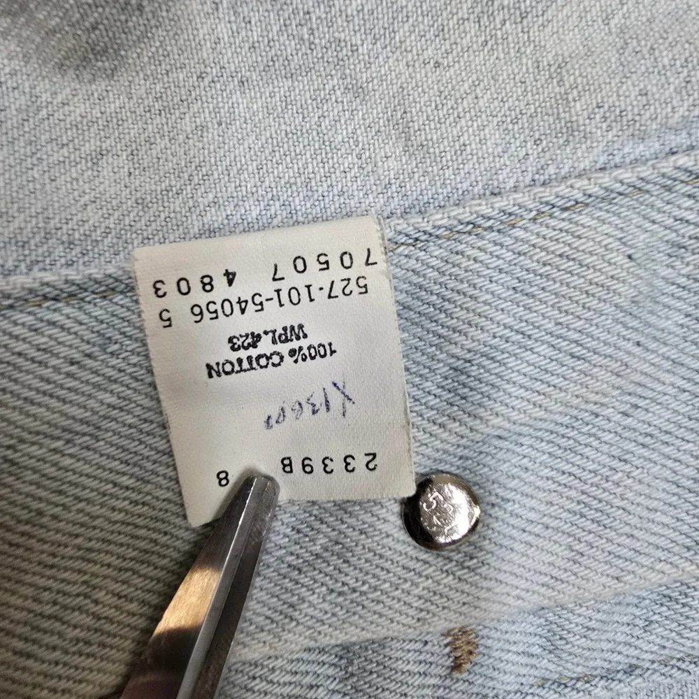 Vintage Levi's Denim Trucker Jacket Mens XL Distressed Light‎ Wash Jean Made USA - Picture 7 of 14